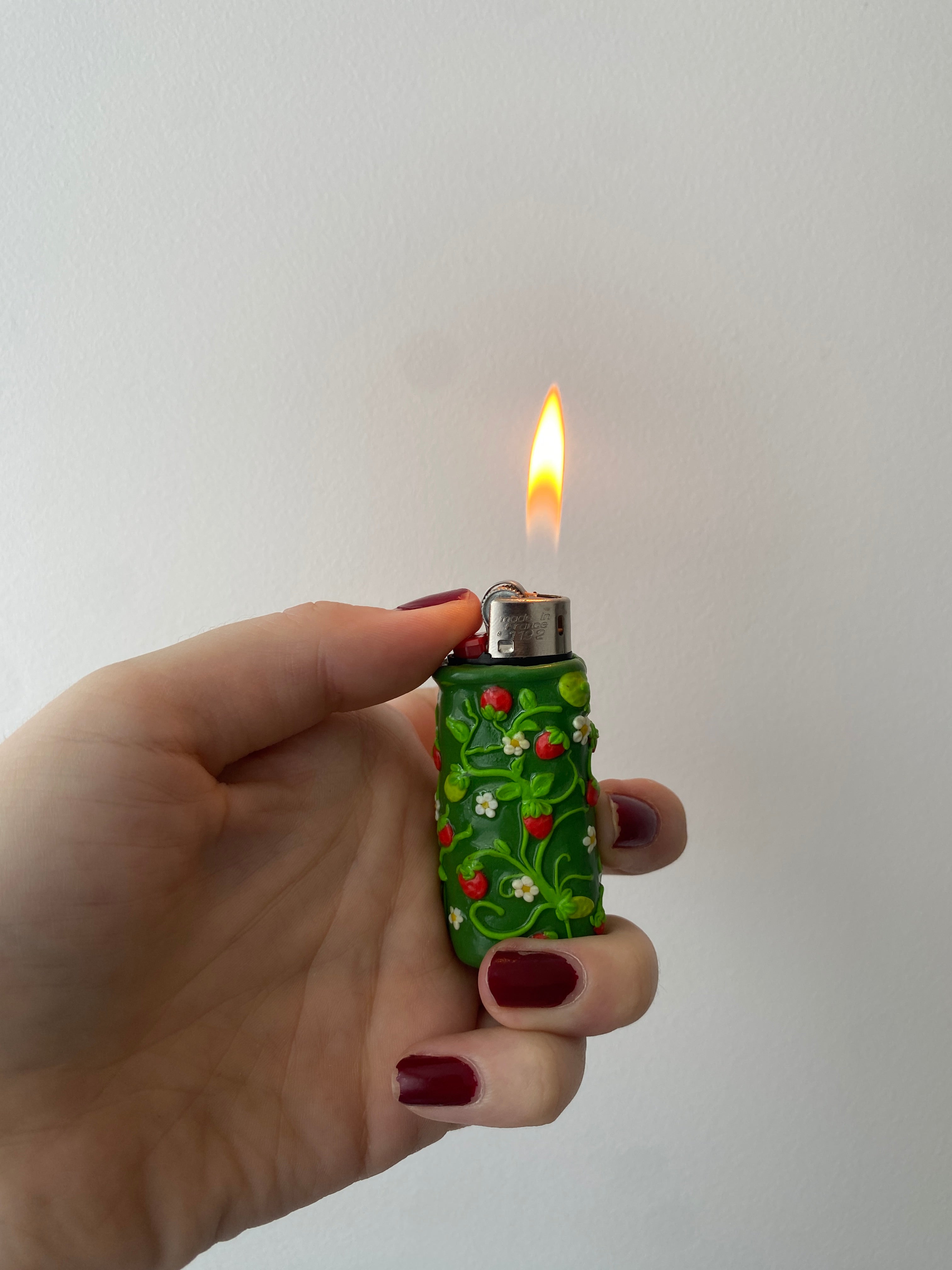 wild strawberry lighter case