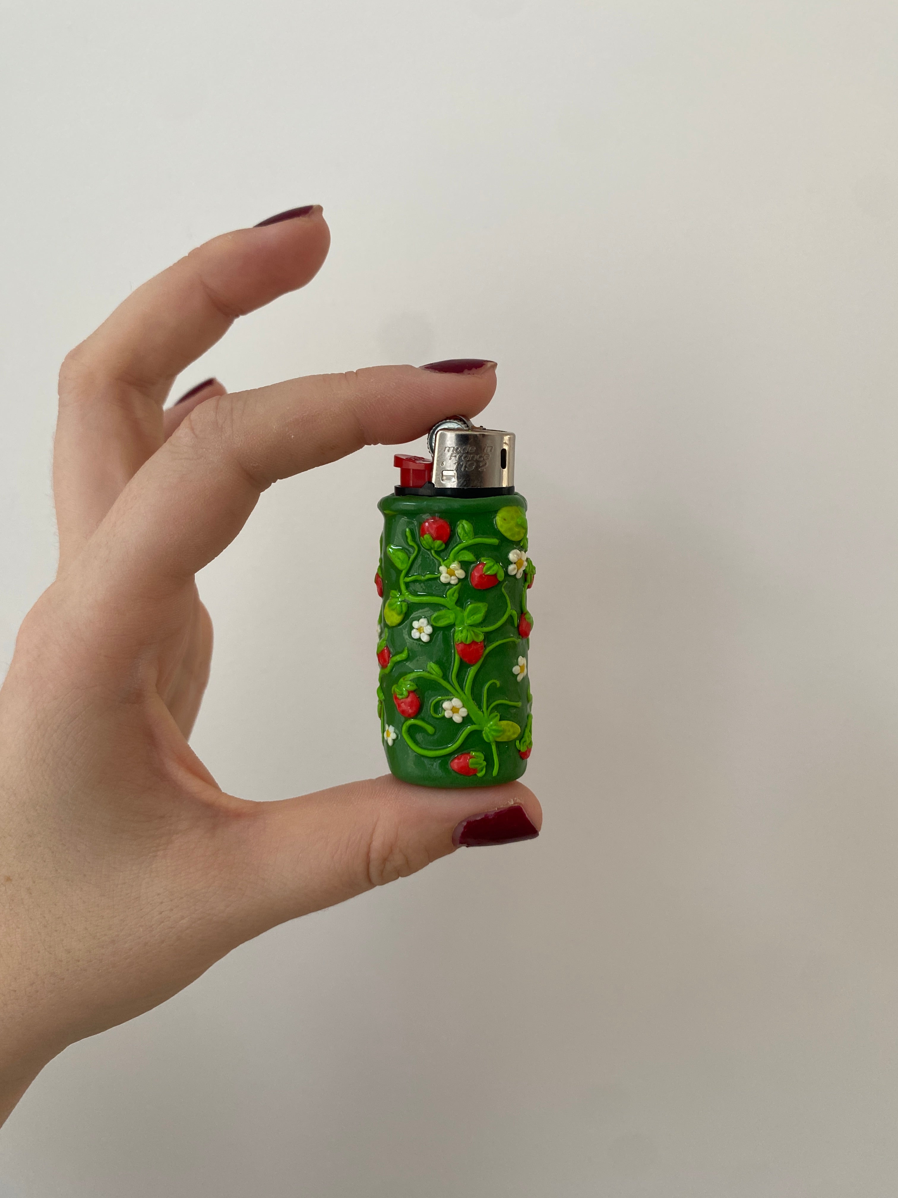 wild strawberry lighter case